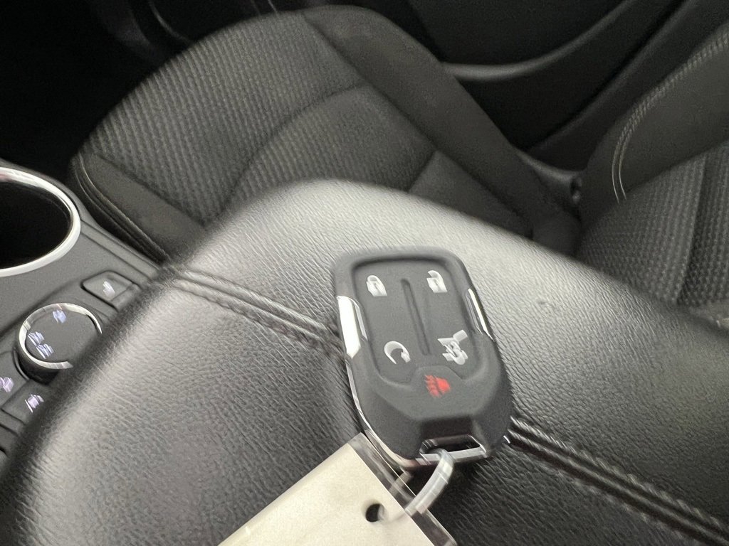 Used 2024 GMC Terrain SLE w/ Driver Convenience Package image 18