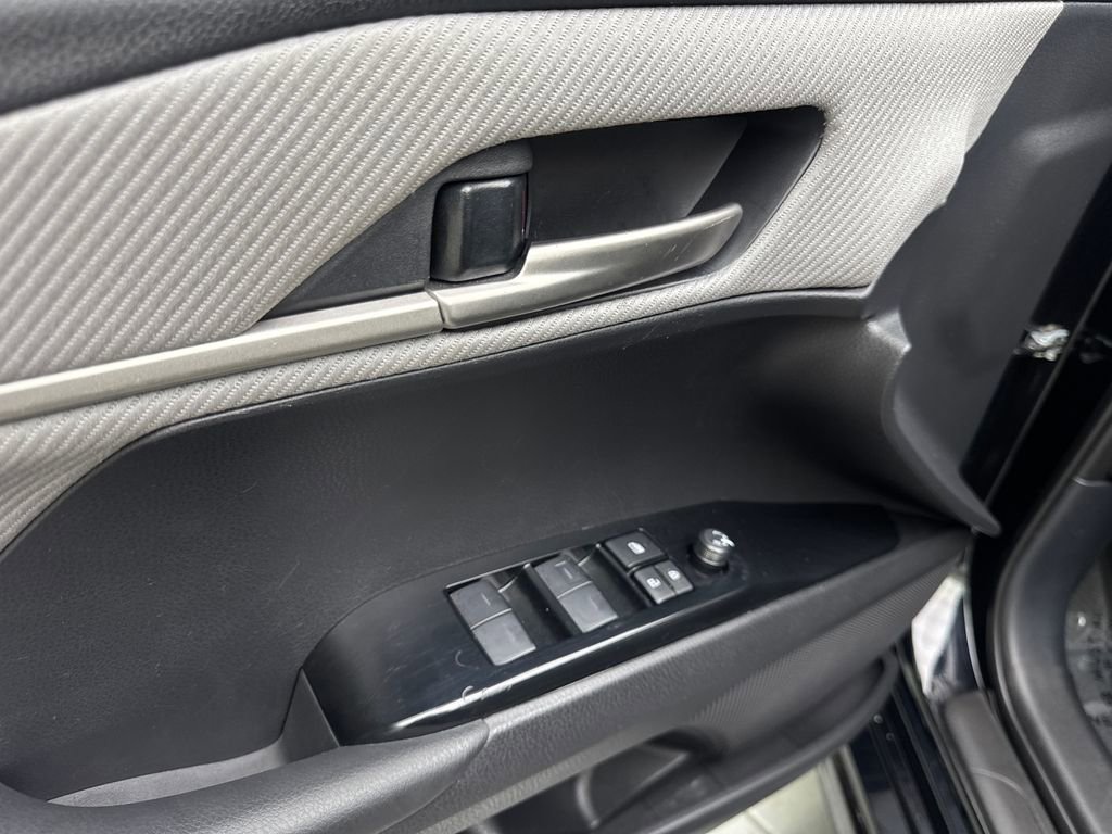 Used 2025 Toyota Camry SE w/ Multimedia Upgrade Package FWD image 33