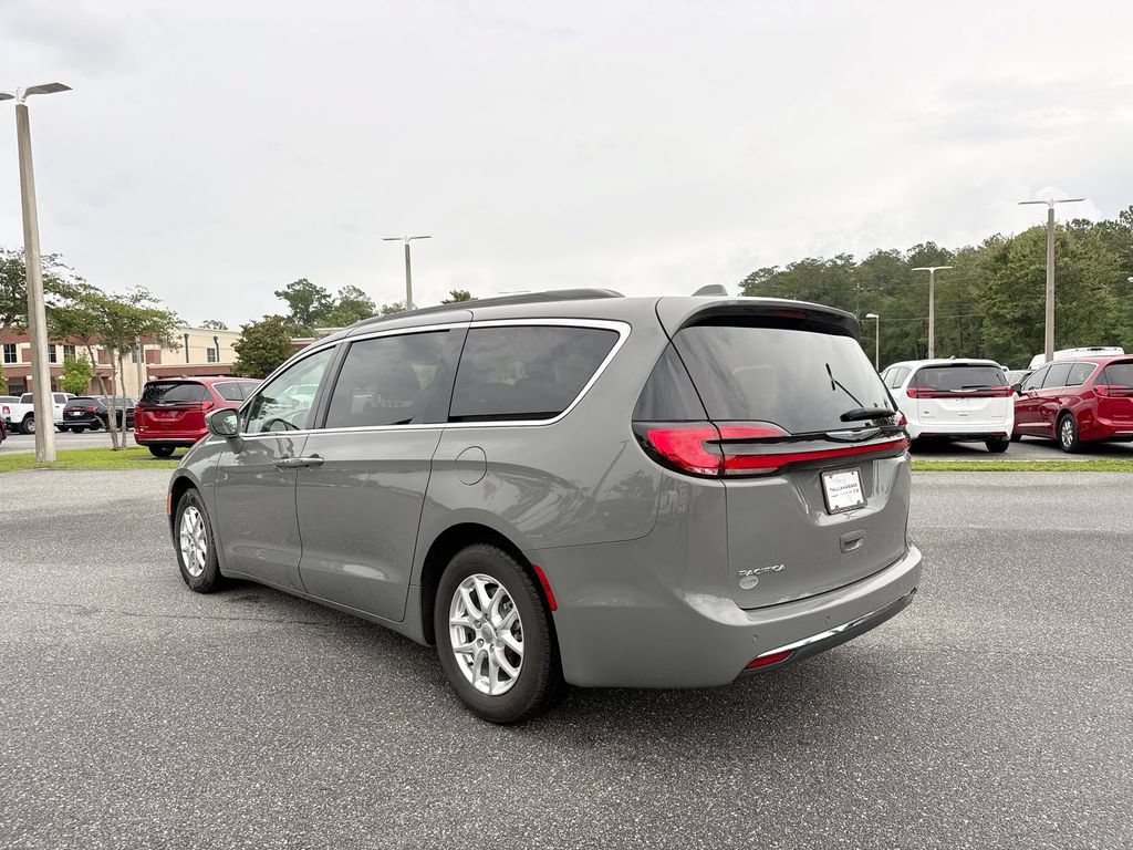 Used 2022 Chrysler Pacifica Touring-L FWD image 7