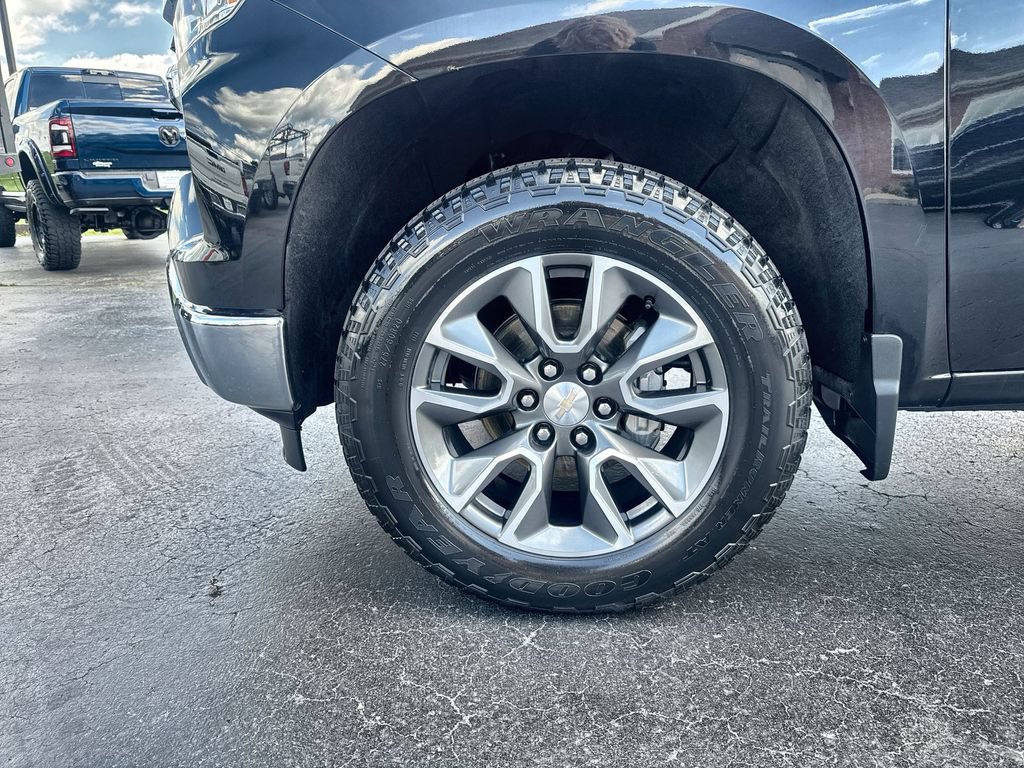 Used 2023 Chevrolet Silverado 1500 LT AWD/4WD image 10