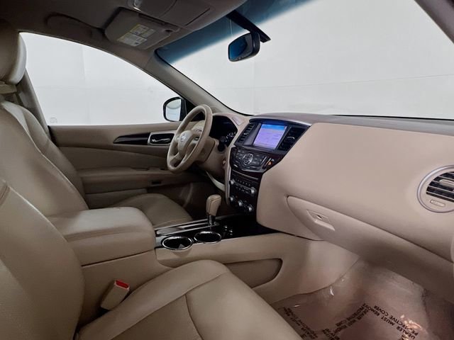 Used 2014 Nissan Pathfinder Platinum image 9