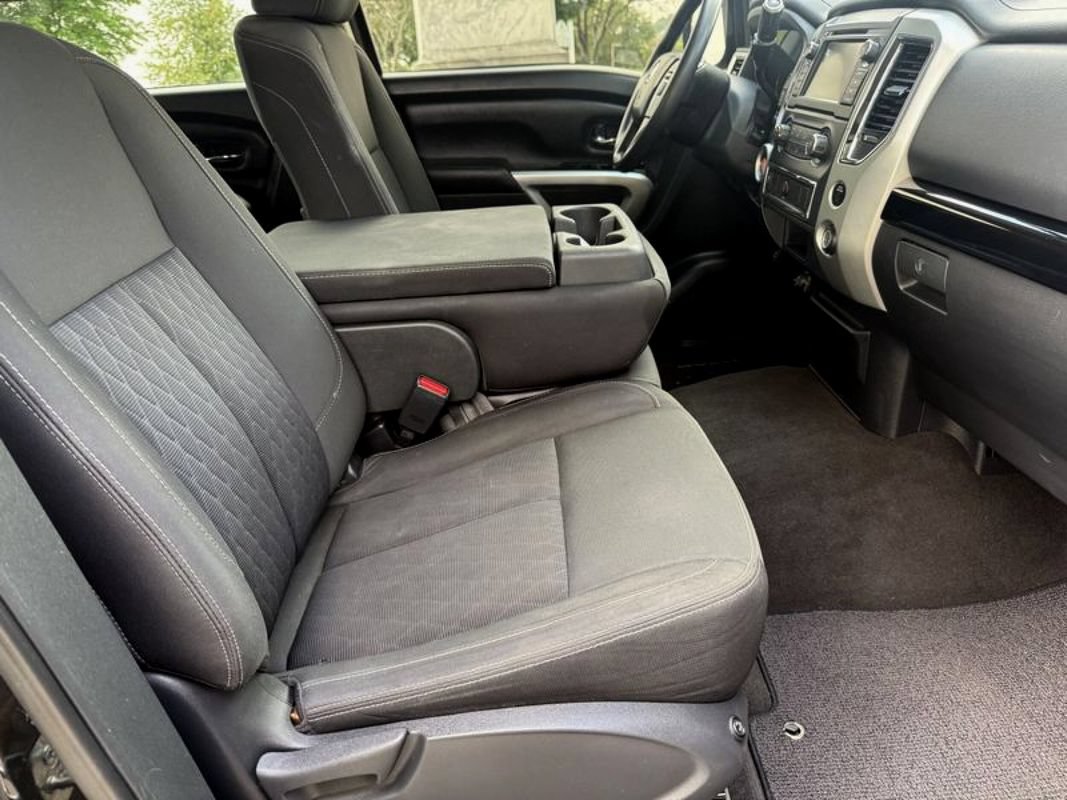 Used 2019 Nissan Titan SV RWD image 37