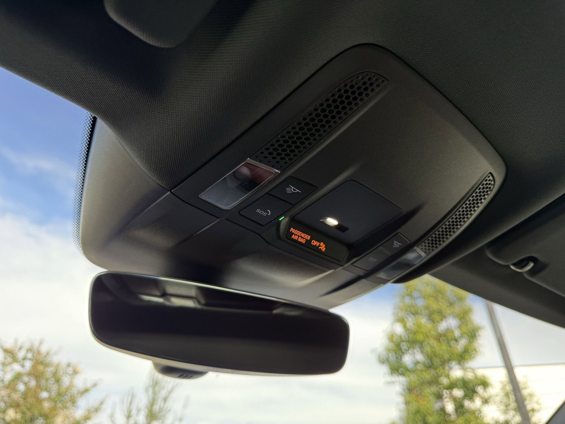 Certified 2022 Porsche Taycan 4S image 17