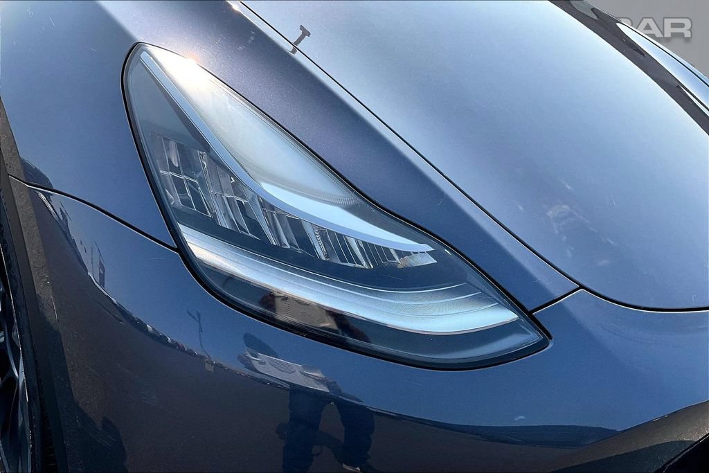 Used 2023 Tesla Model Y Long Range AWD/4WD image 23