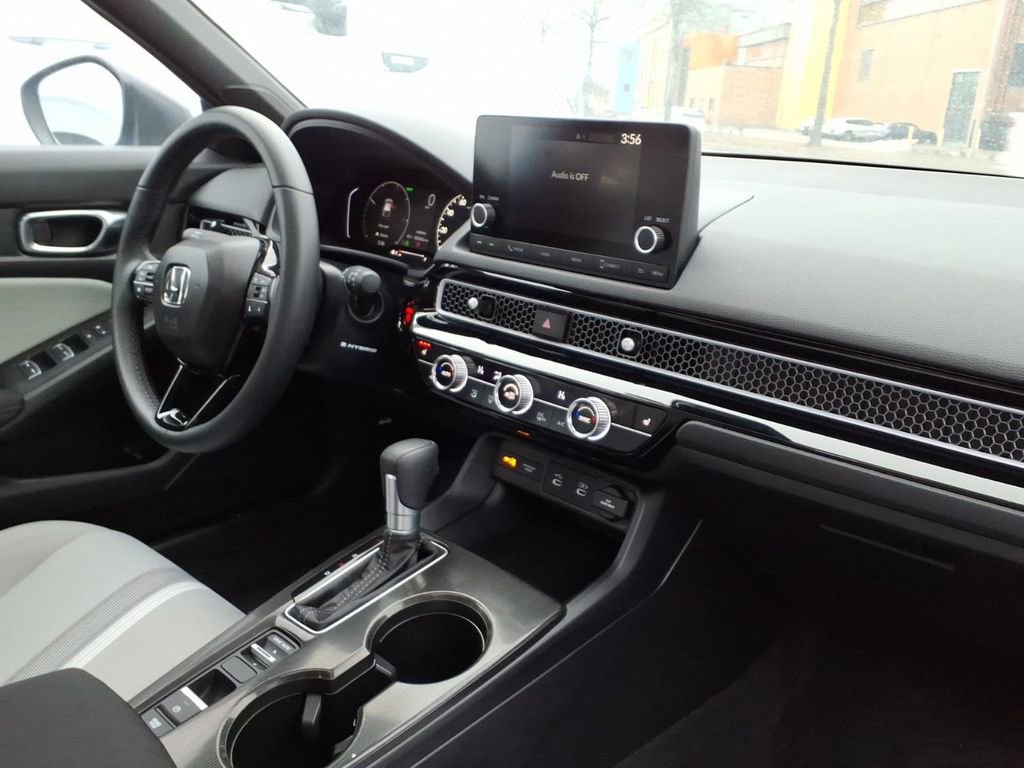 Used 2025 Honda Civic Sport image 27