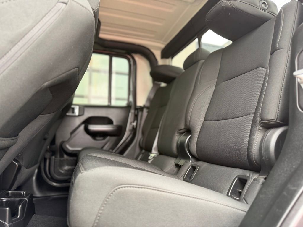 Used 2021 Jeep Gladiator Sport image 23