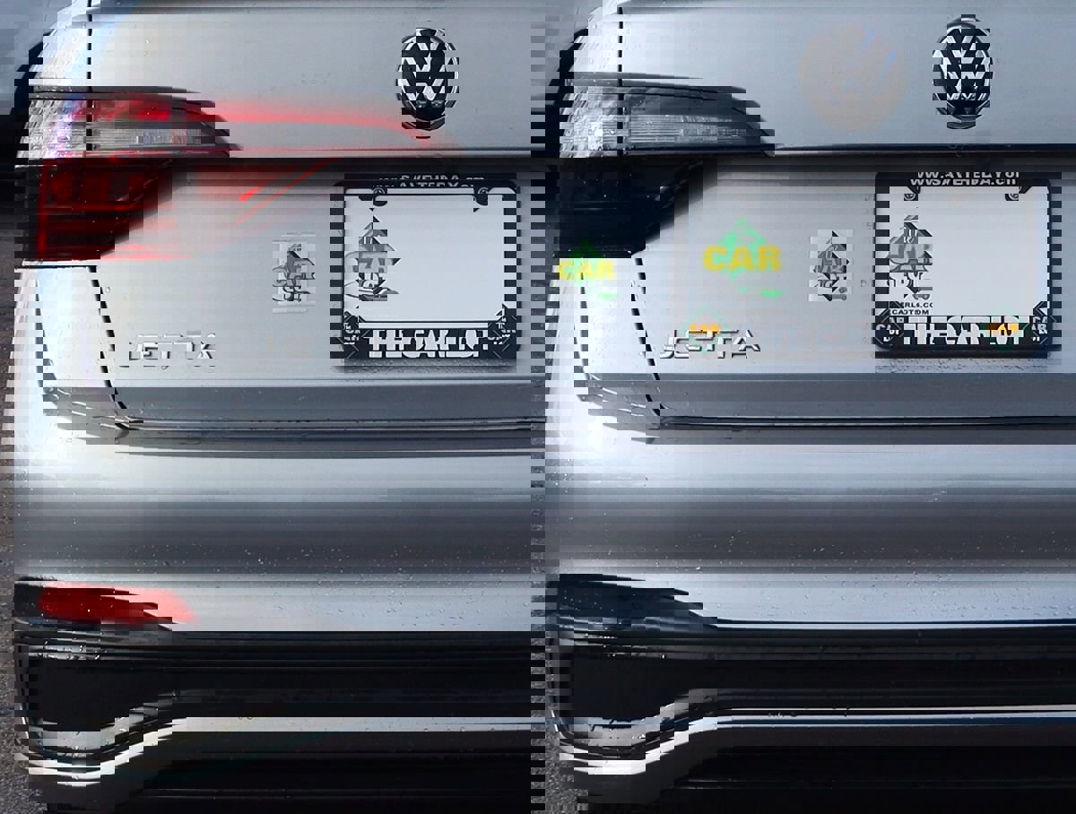 Used 2023 Volkswagen Jetta SE image 19