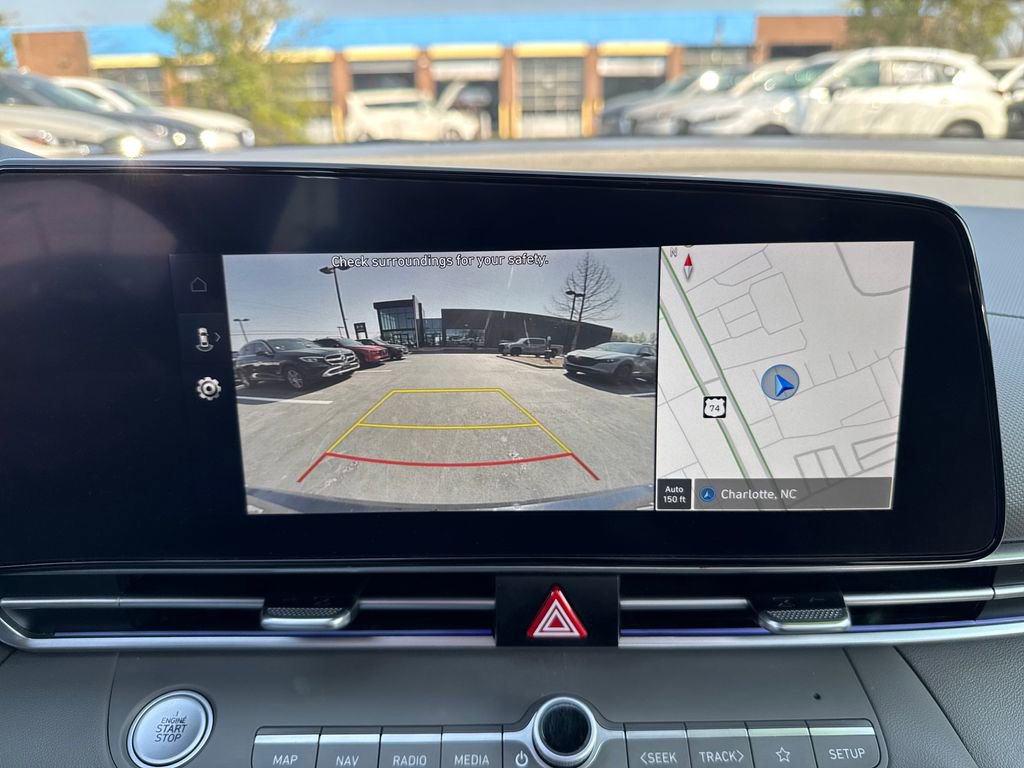 Used 2025 Hyundai Elantra SEL image 25