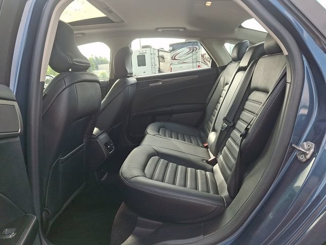 Used 2018 Ford Fusion SE w/ Fusion SE Technology Package FWD image 10