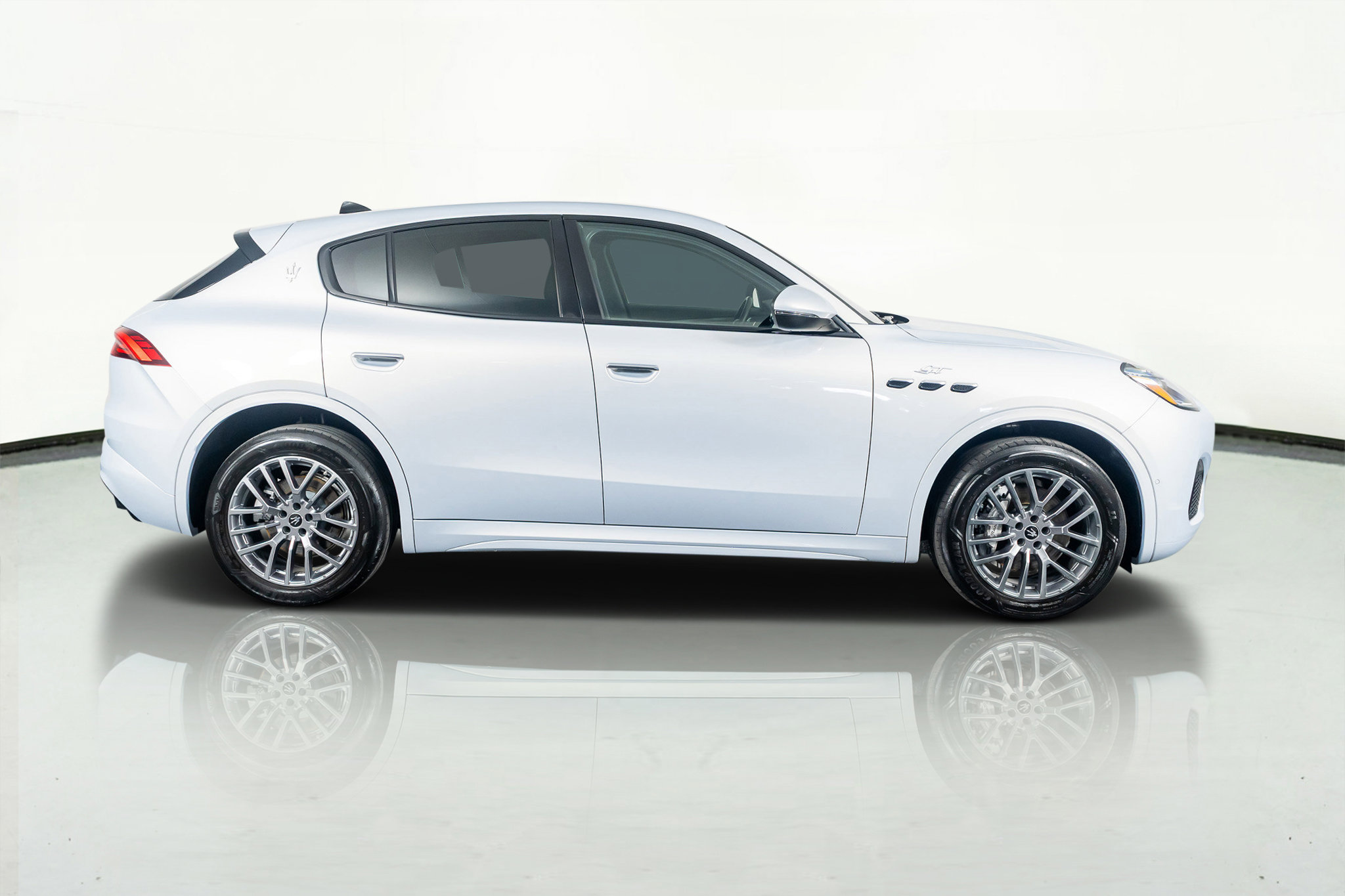 Used 2023 Maserati Grecale GT image 5