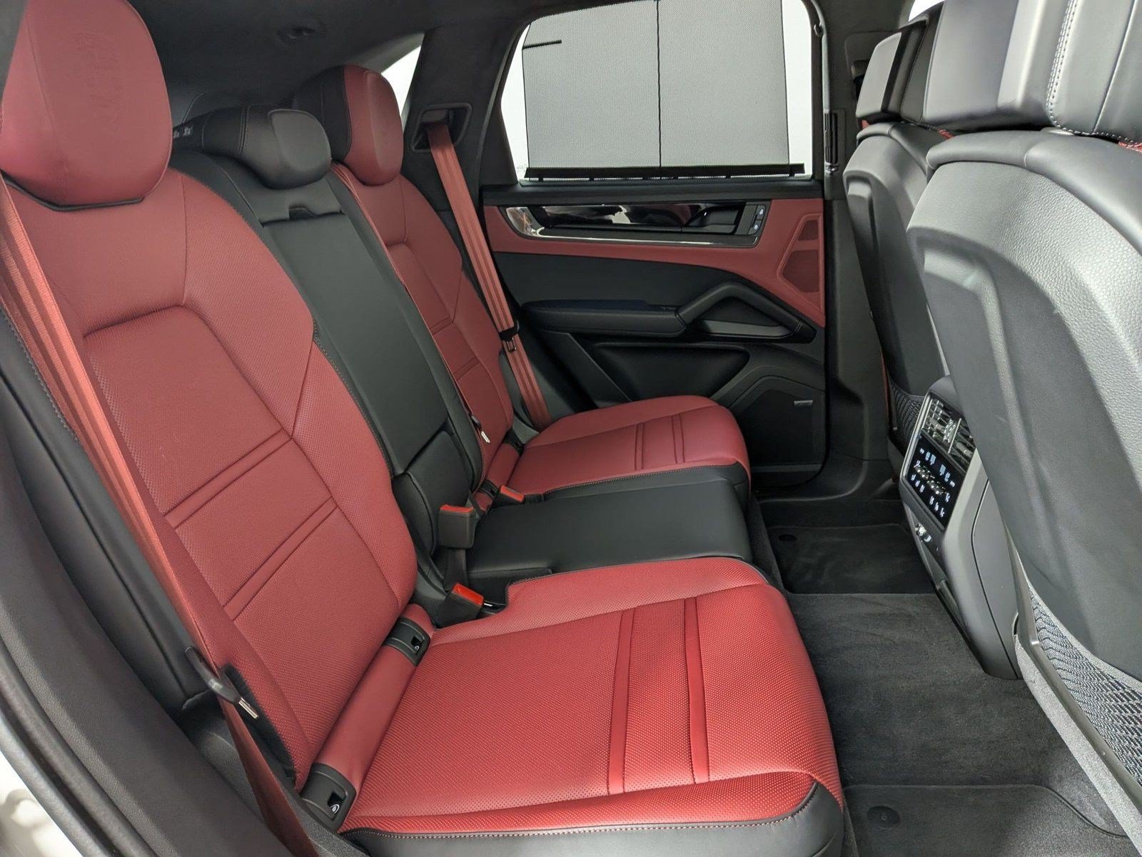 Used 2026 Porsche Cayenne GTS AWD/4WD image 24