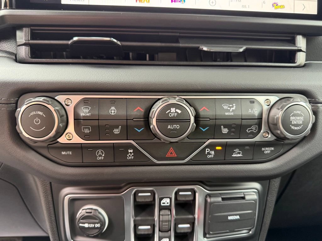 New 2026 Jeep Gladiator Sport AWD/4WD image 20