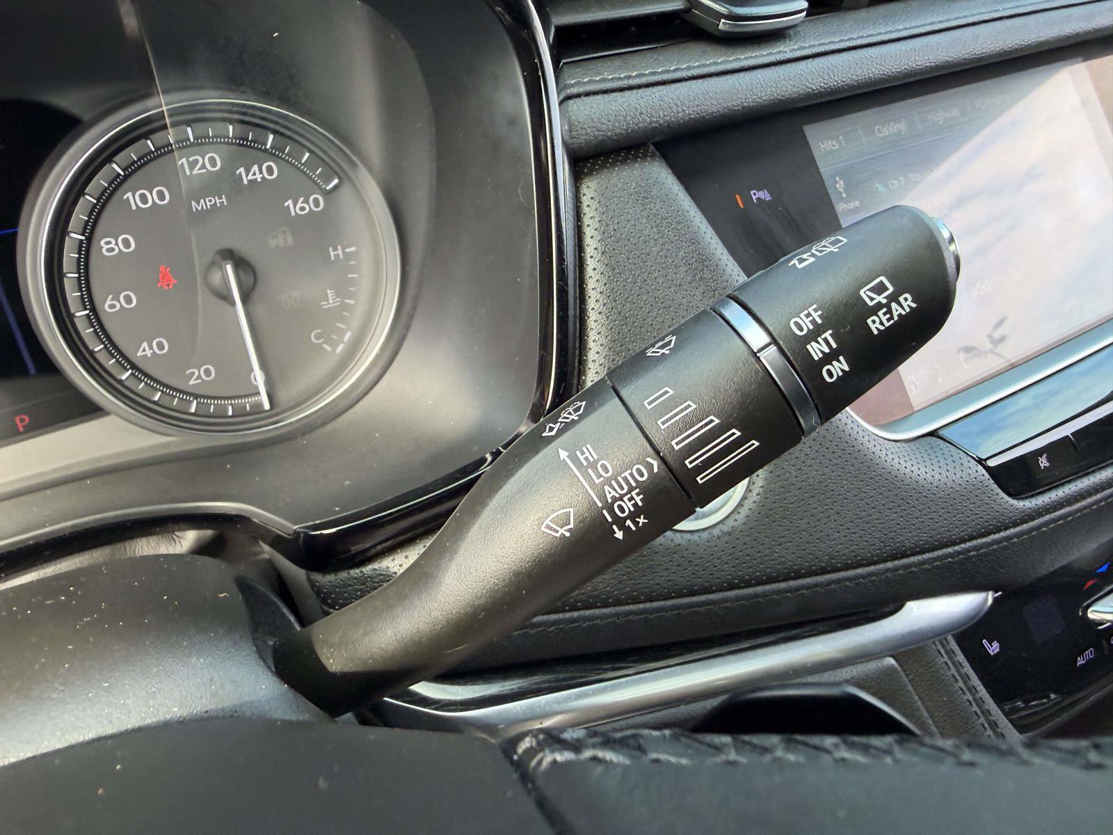 Used 2020 Cadillac XT5 Premium Luxury image 29