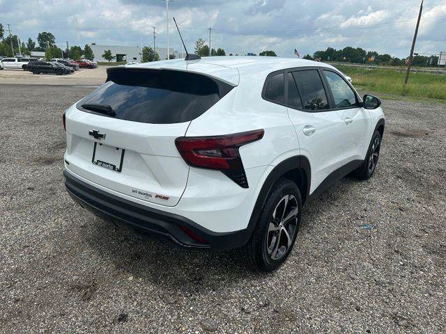 Certified 2024 Chevrolet Trax RS FWD image 21