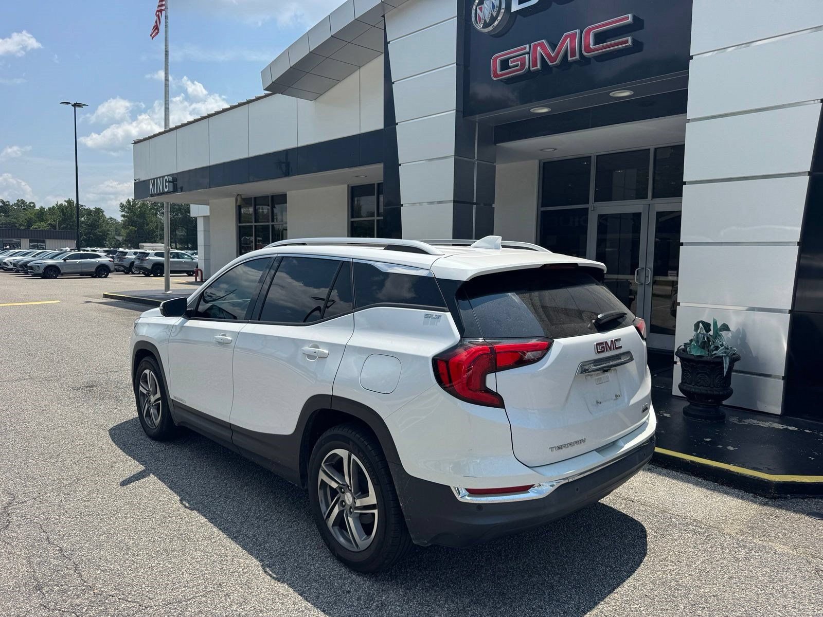 Certified 2021 GMC Terrain SLT w/ Infotainment Package II FWD image 5