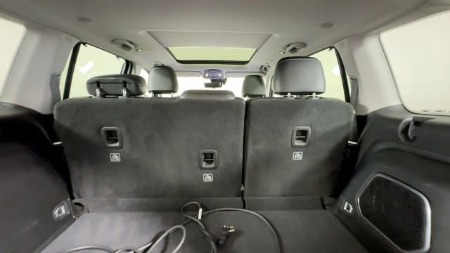 Used 2023 Jeep Grand Cherokee 4WD 4xe w/ Luxury Tech Group II image 22