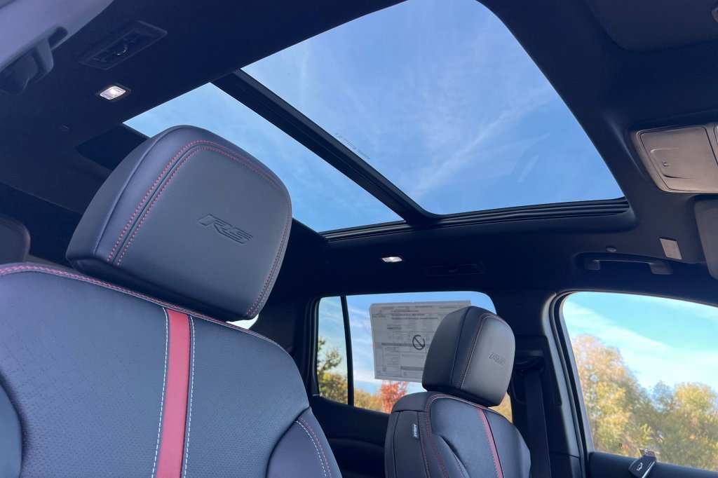 New 2026 Chevrolet Traverse RS image 15