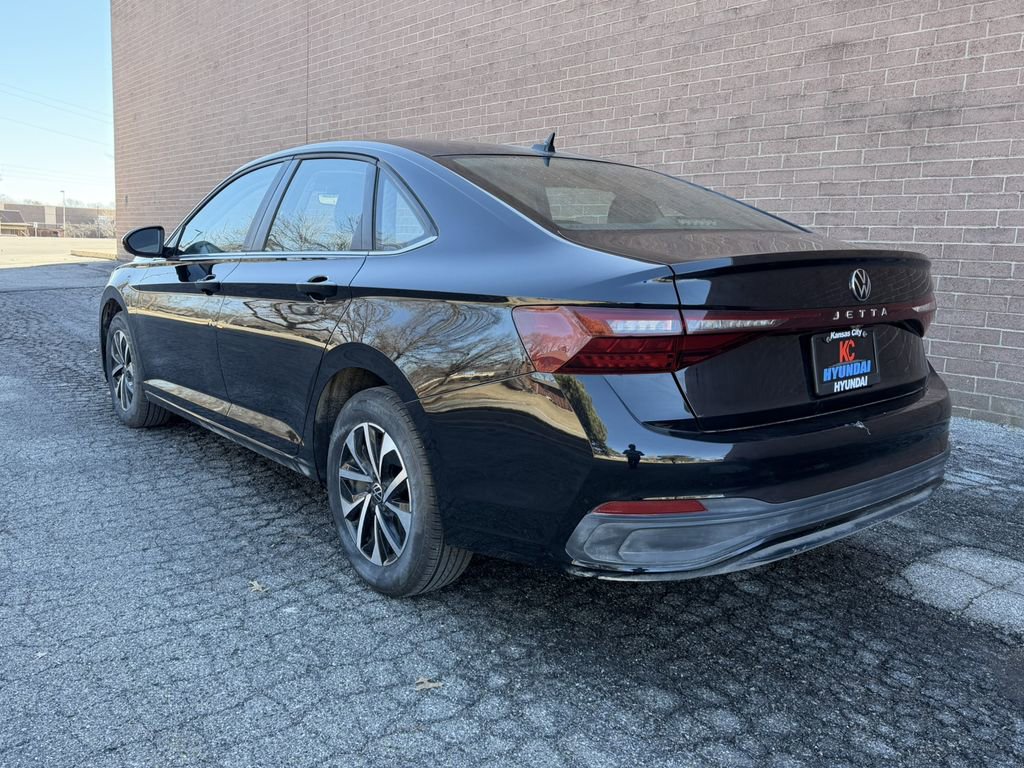 Used 2025 Volkswagen Jetta S image 3