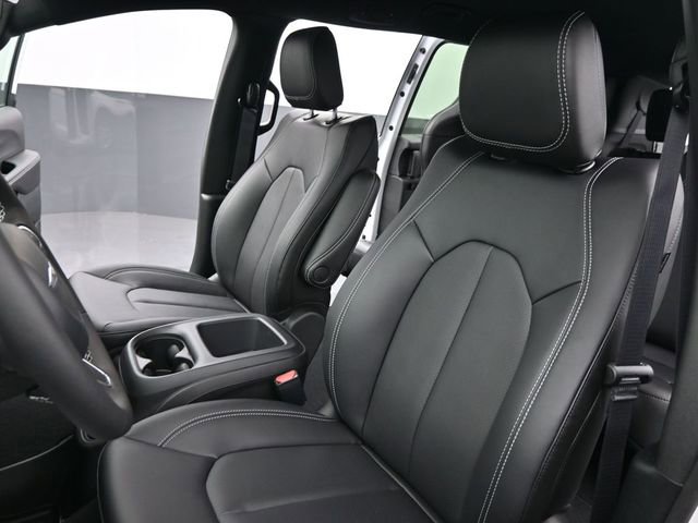 New 2026 Chrysler Voyager LX FWD image 11