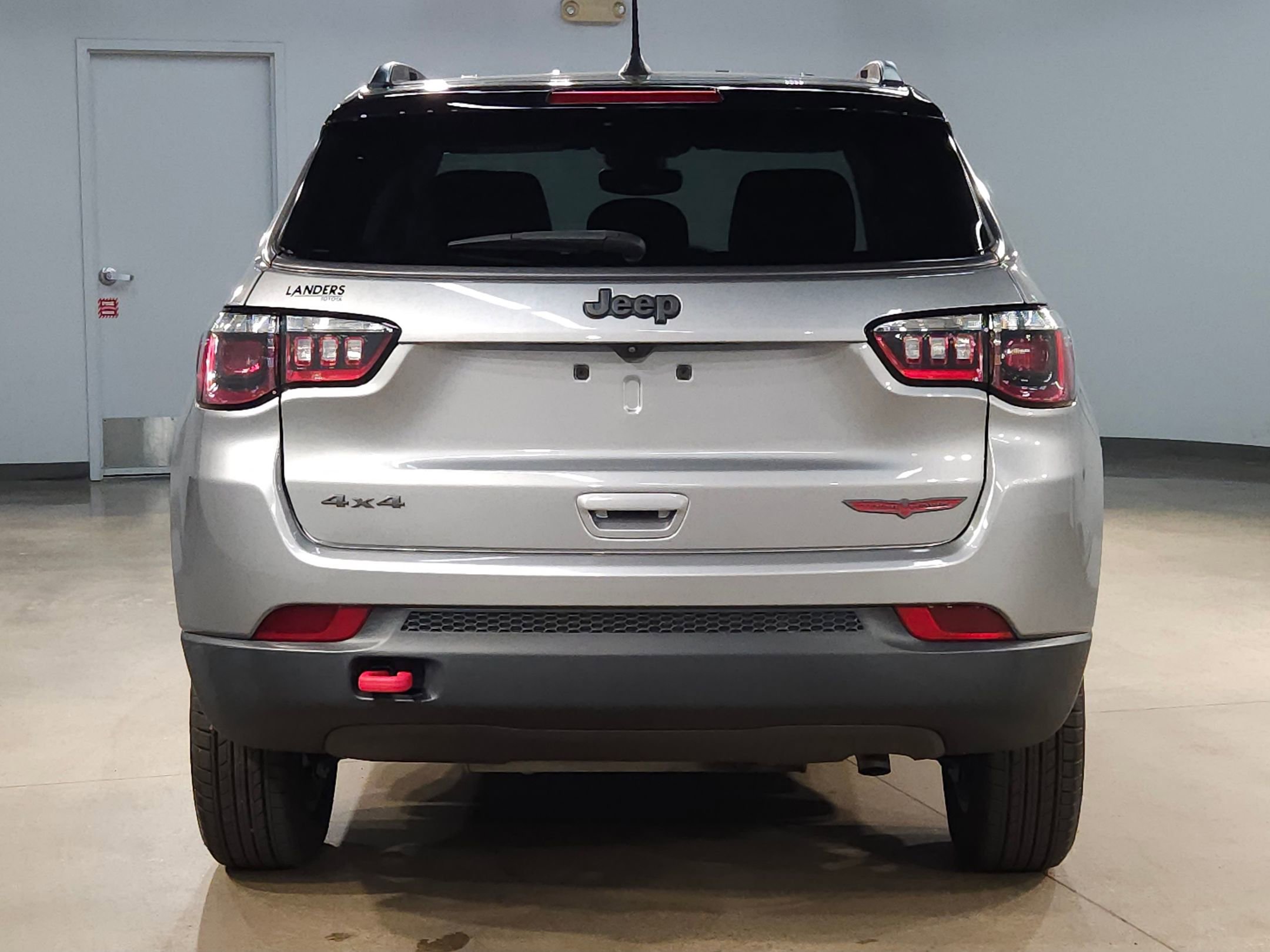 Used 2022 Jeep Compass Trailhawk image 6