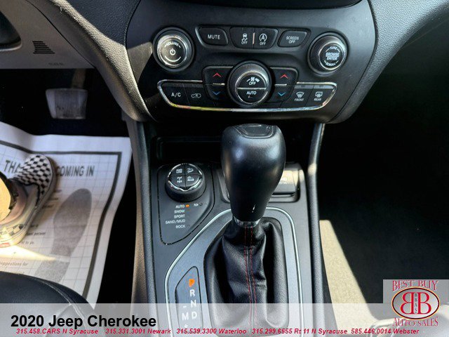 Used 2020 Jeep Cherokee Trailhawk w/ Cold Weather Group AWD/4WD image 18