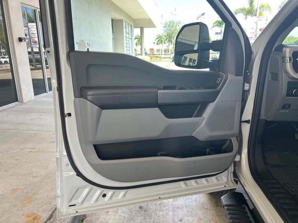 Used 2025 Ford F350 XLT image 37
