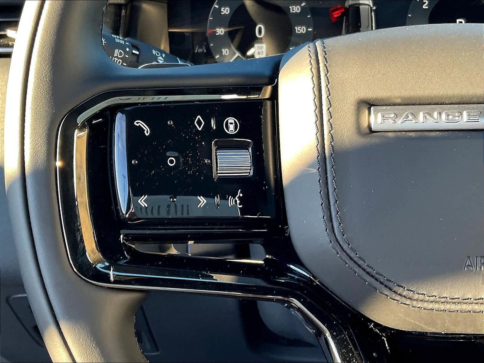 New 2025 Land Rover Range Rover Velar Dynamic SE AWD/4WD image 17