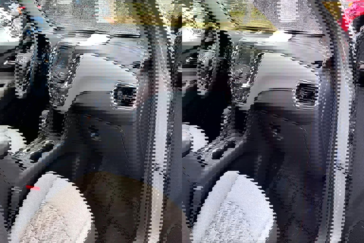 Used 2023 Chevrolet Equinox LS w/ LS Convenience Package FWD image 16