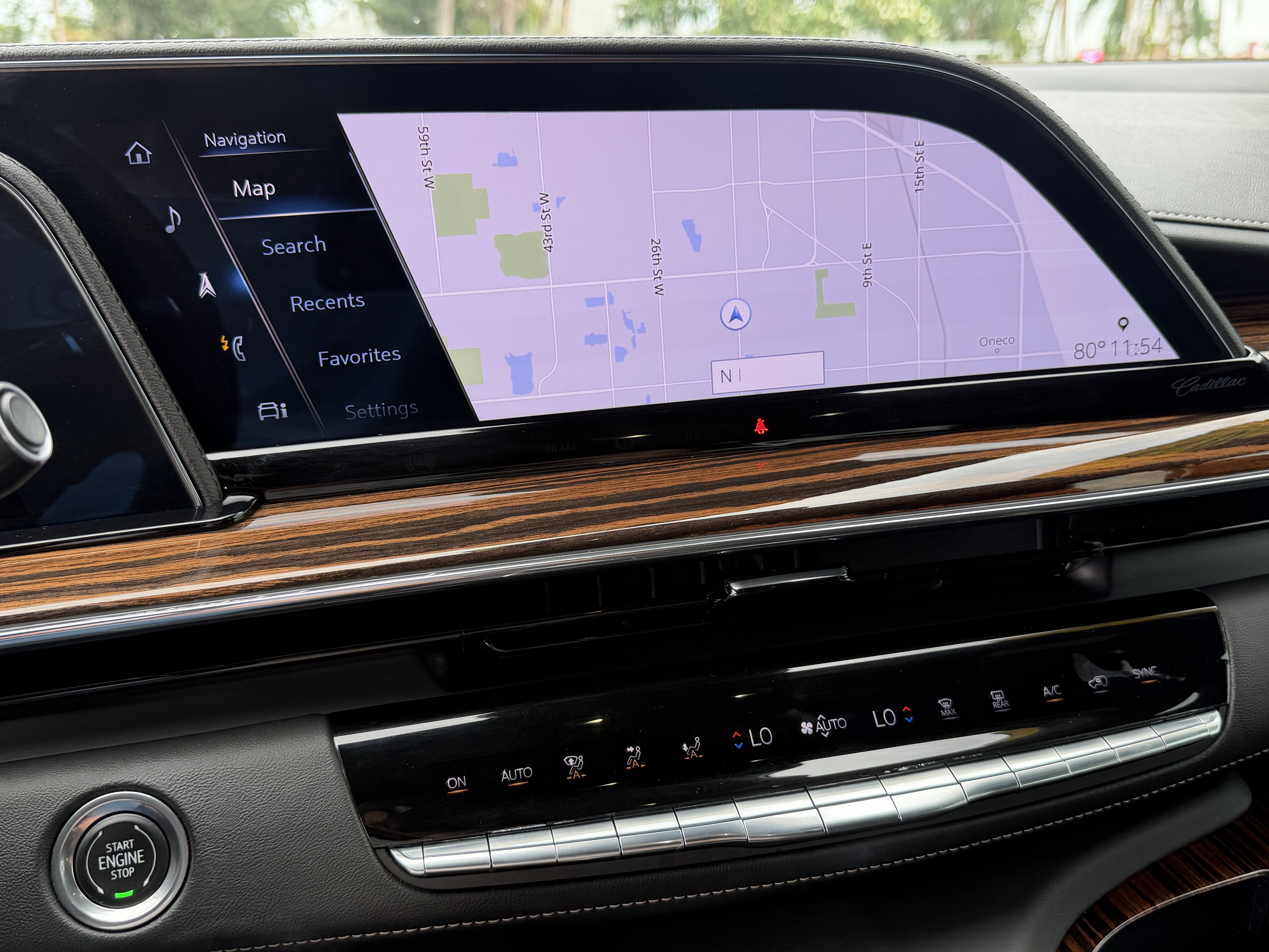 Used 2022 Cadillac Escalade ESV Luxury AWD/4WD image 33