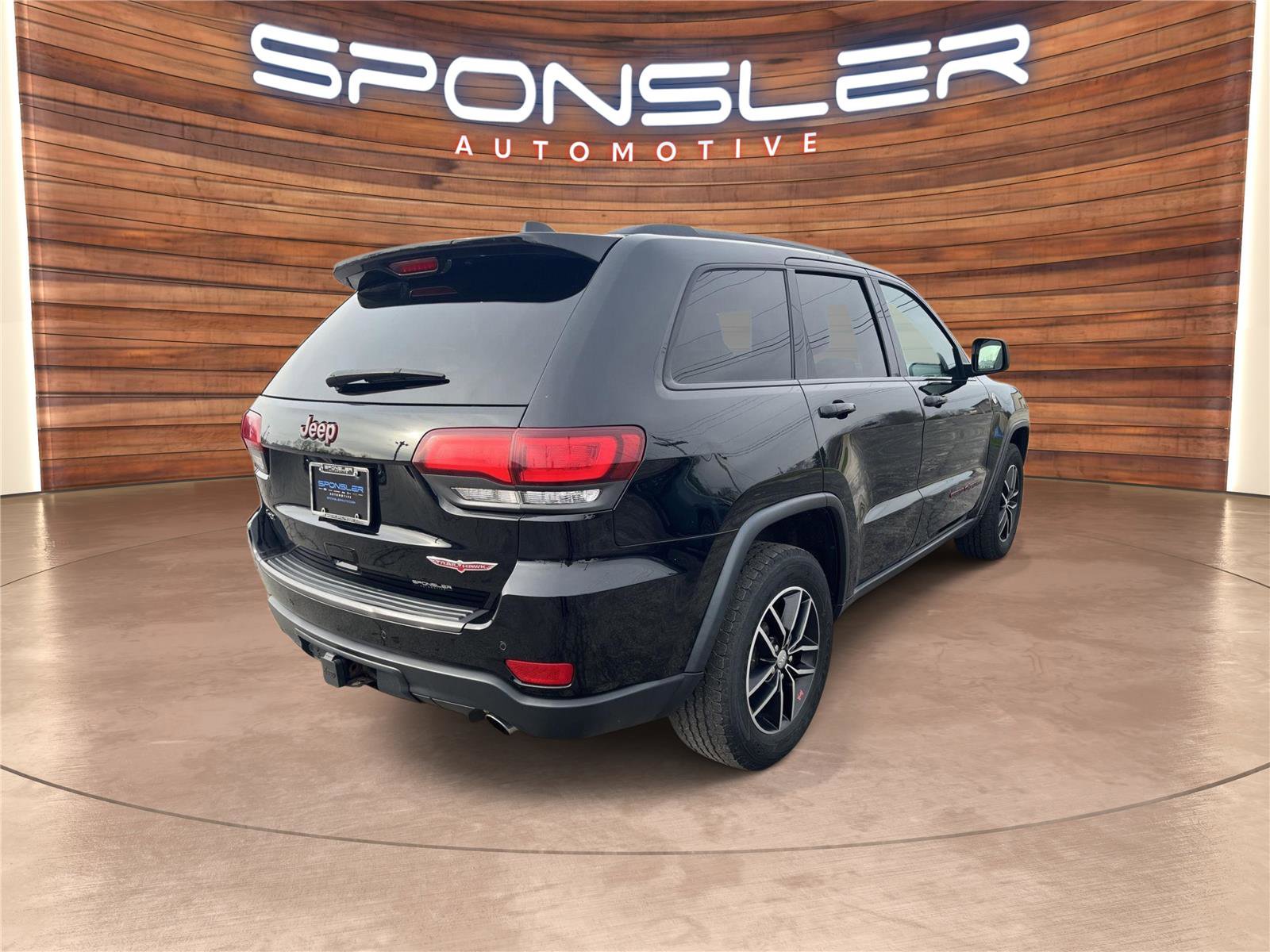 Used 2017 Jeep Grand Cherokee Trailhawk image 7