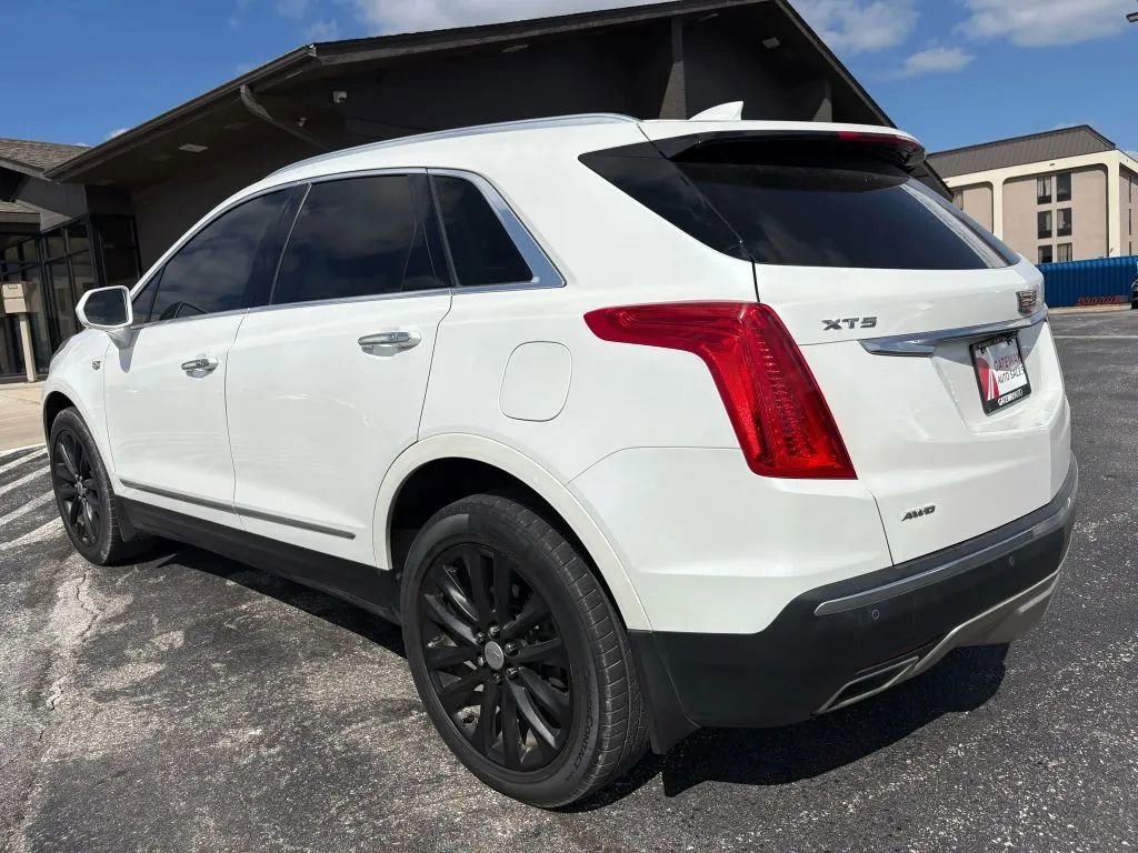 Used 2017 Cadillac XT5 Platinum AWD/4WD image 3