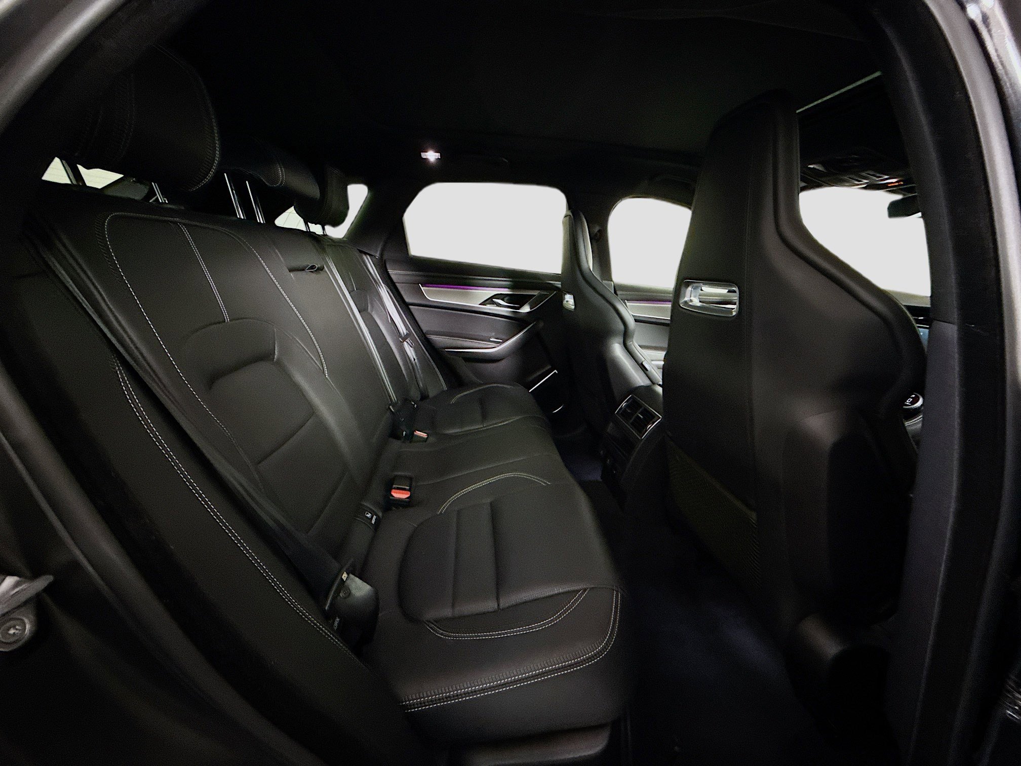 Used 2025 Jaguar F-PACE R-Dynamic S image 27