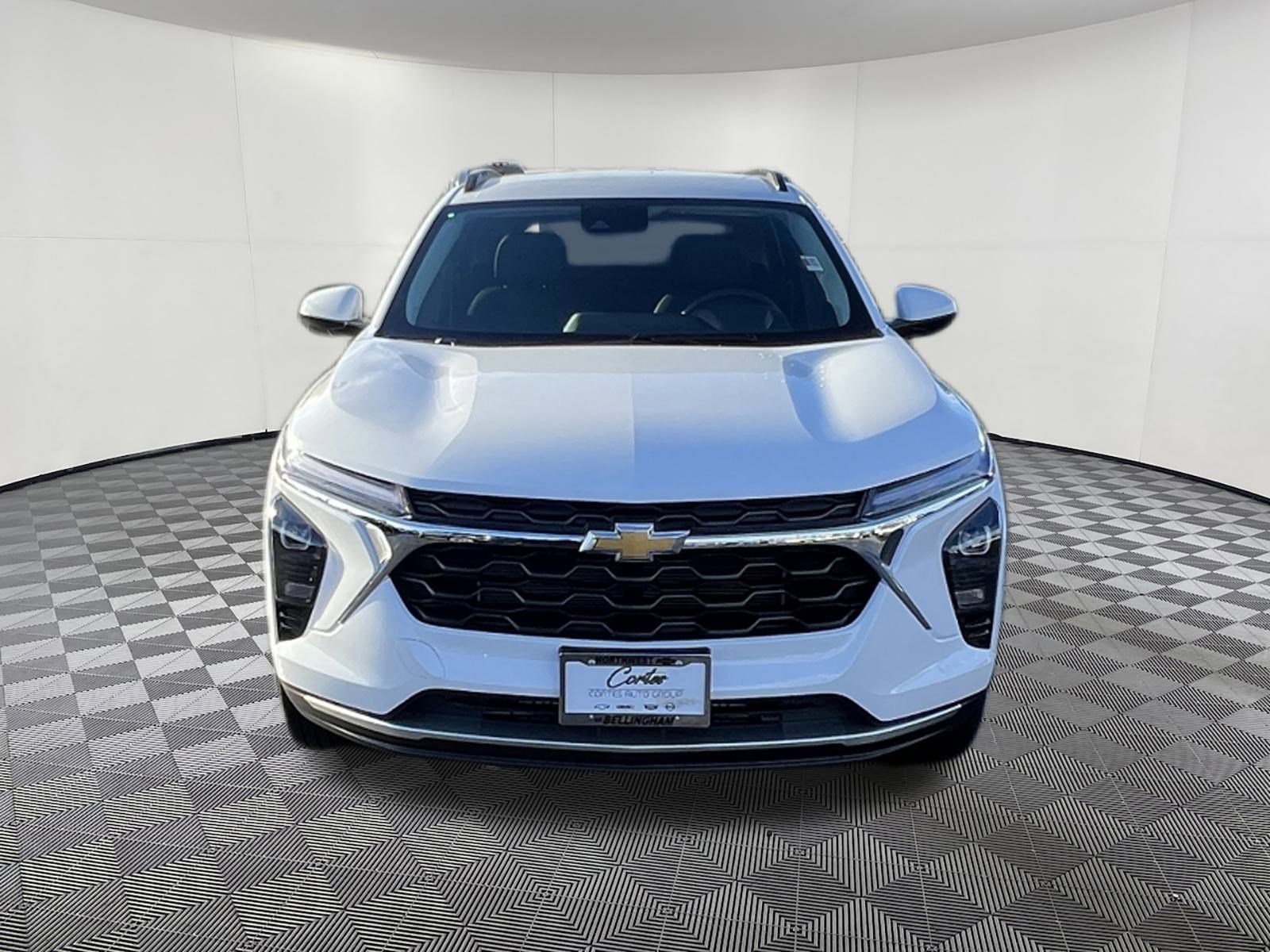 New 2026 Chevrolet Trax LT w/ Driver Confidence Package image 2