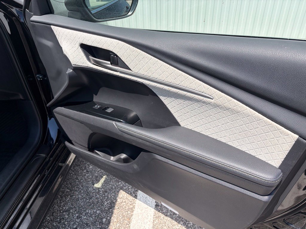 Used 2025 Toyota Camry XLE AWD/4WD image 26