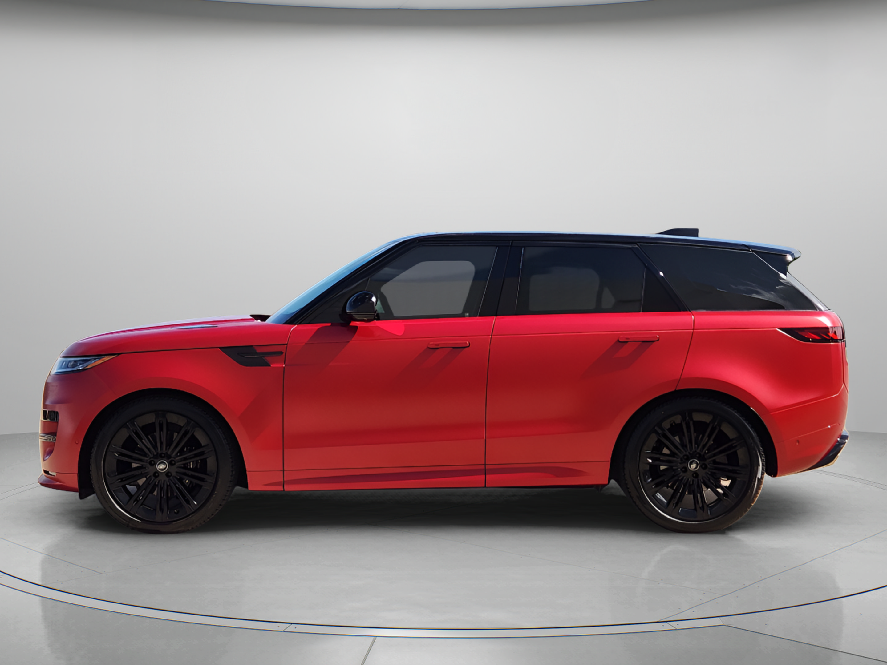 Used 2024 Land Rover Range Rover Sport Dynamic SE AWD/4WD image 2