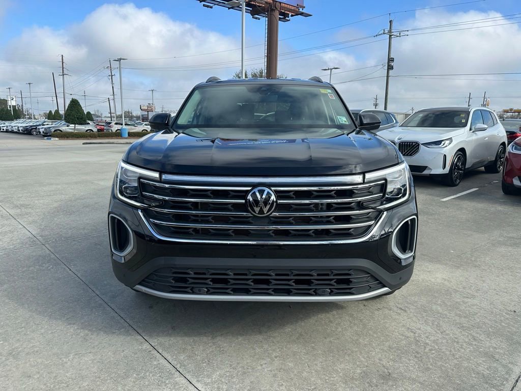 Used 2024 Volkswagen Atlas SE image 2