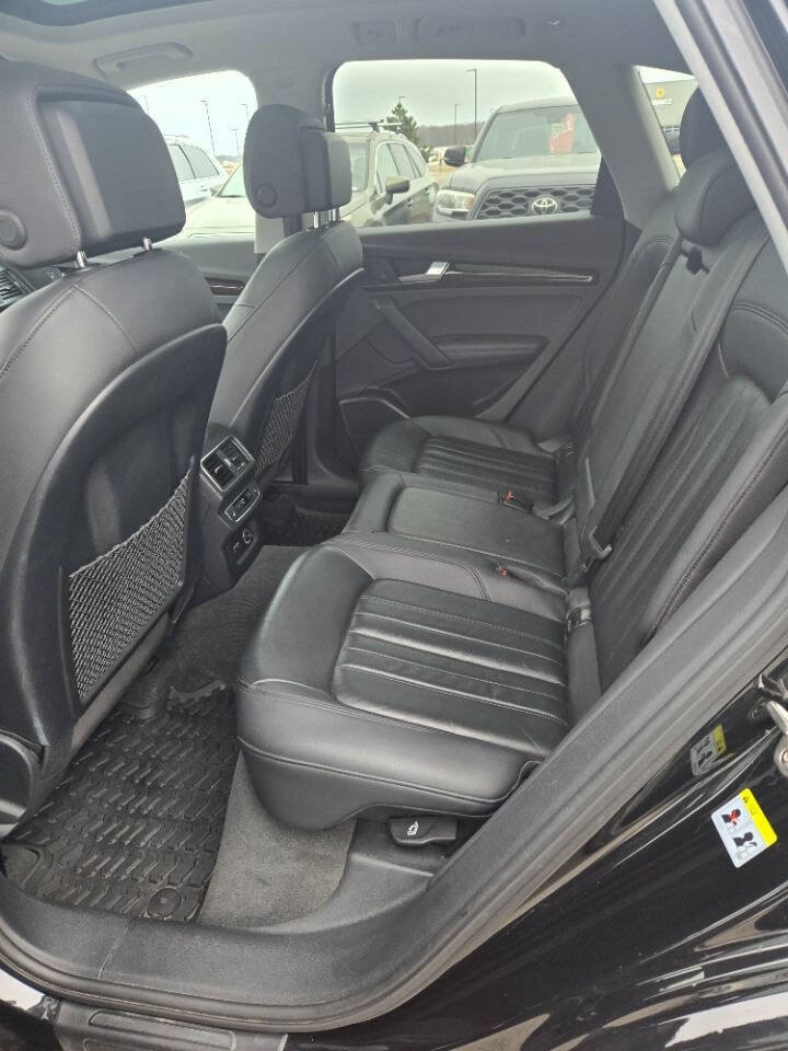 Used 2019 Audi Q5 2.0T Premium Plus w/ Premium Plus Package AWD/4WD image 24