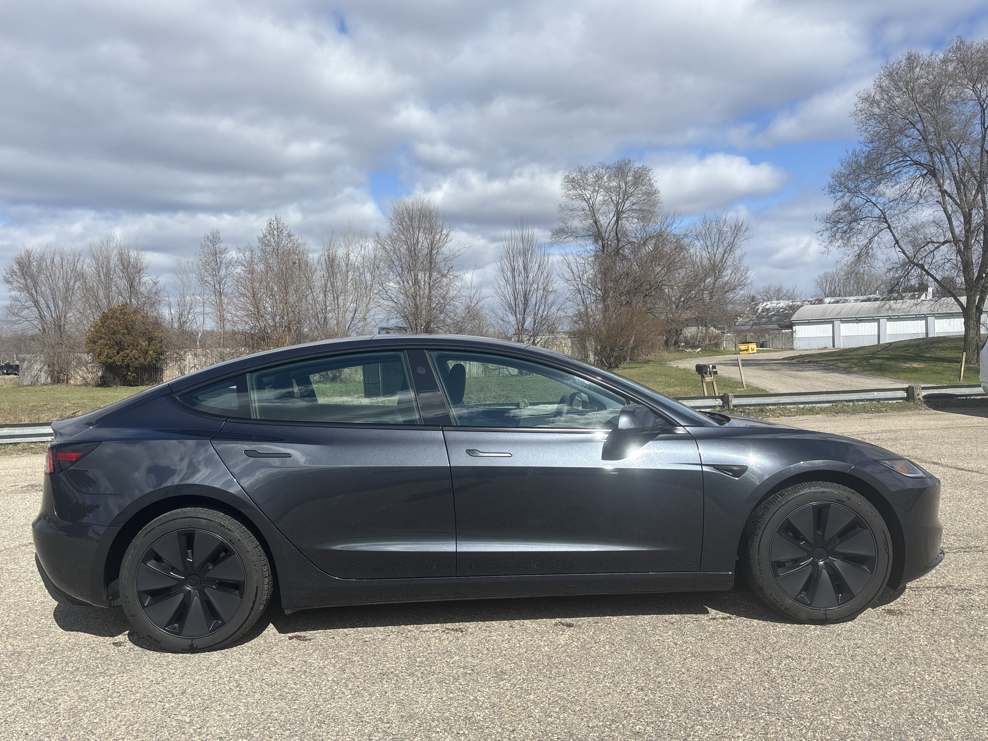 Used 2024 Tesla Model 3 Standard Range image 3