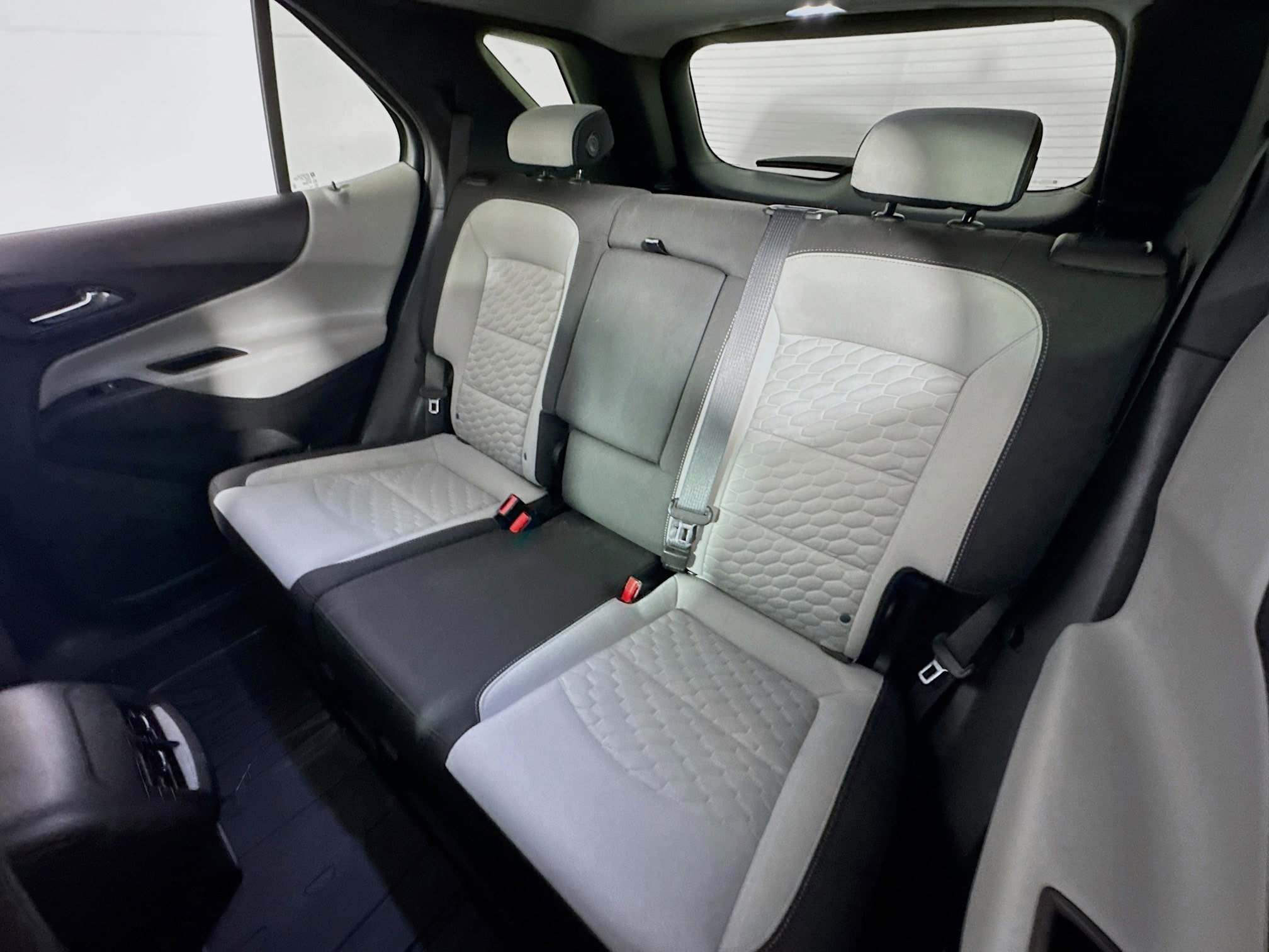 Used 2020 Chevrolet Equinox LS w/ LS Convenience Package image 20