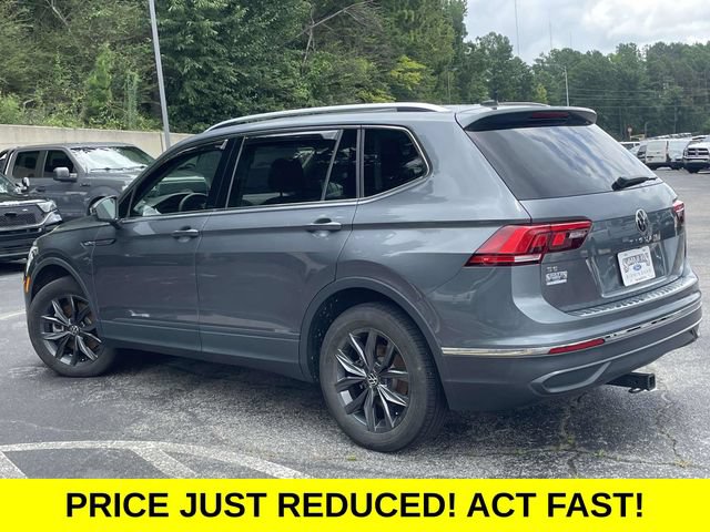 Used 2023 Volkswagen Tiguan SE w/ Panoramic Sunroof Package FWD image 6