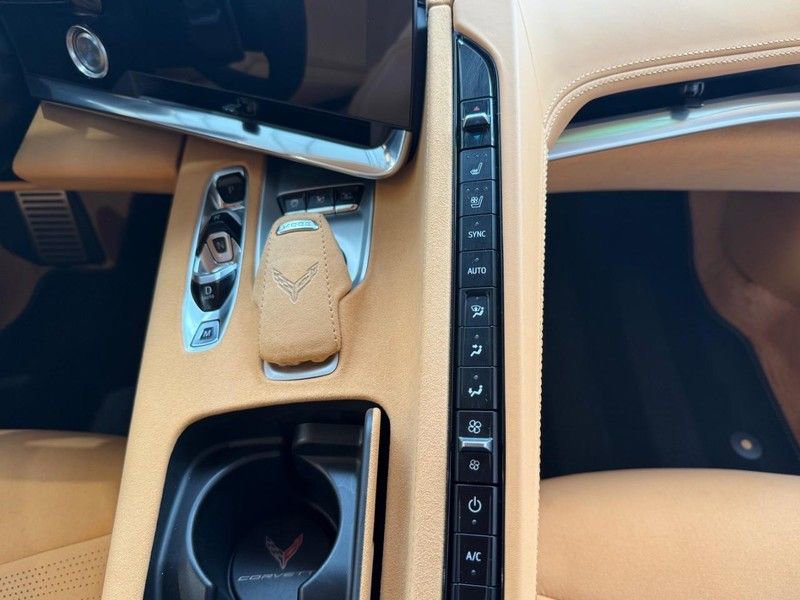 Used 2022 Chevrolet Corvette Stingray Premium Conv w/ Z51 Performance Package image 11