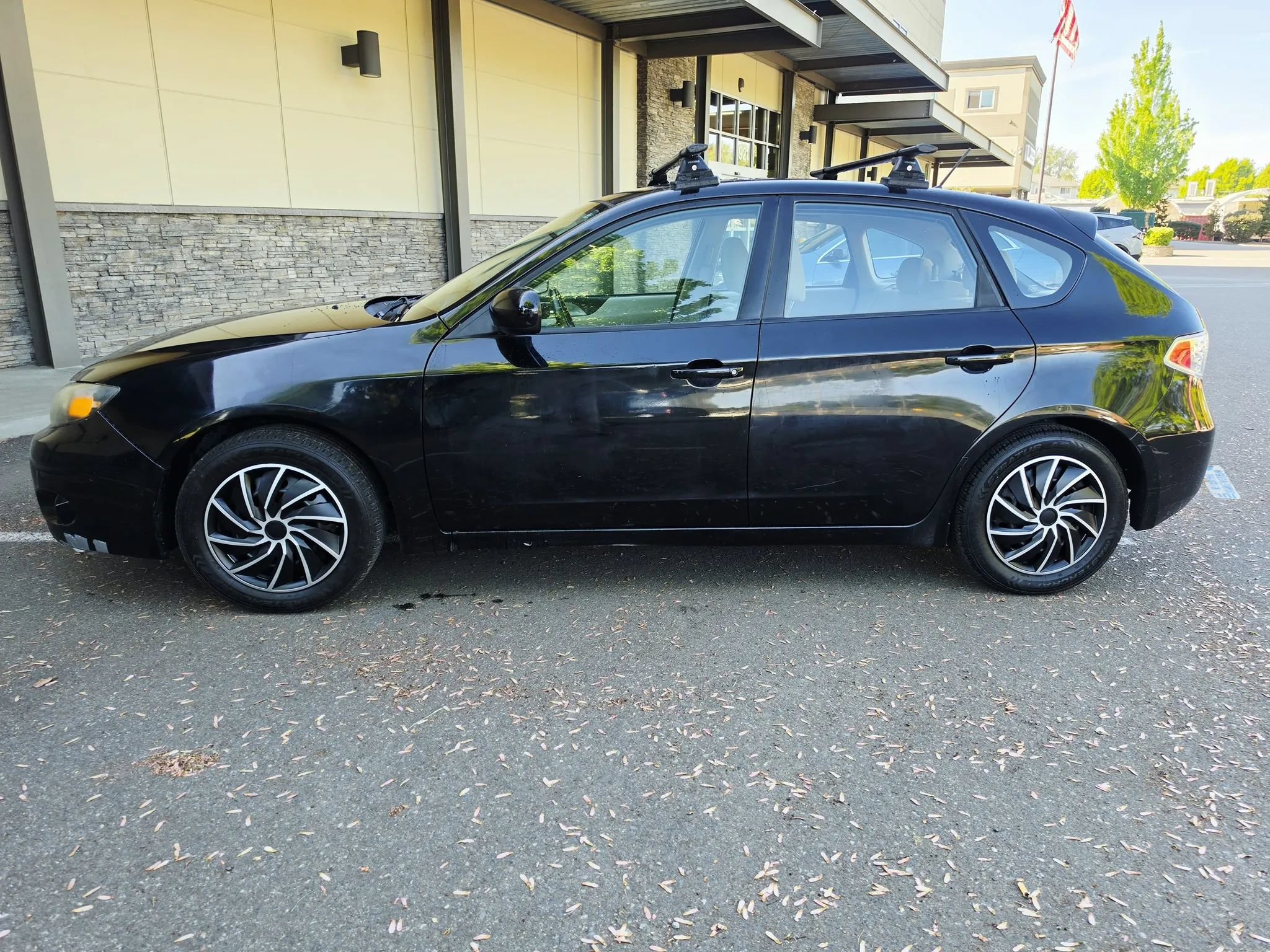 Used 2010 Subaru Impreza 2.5i Premium AWD/4WD image 2