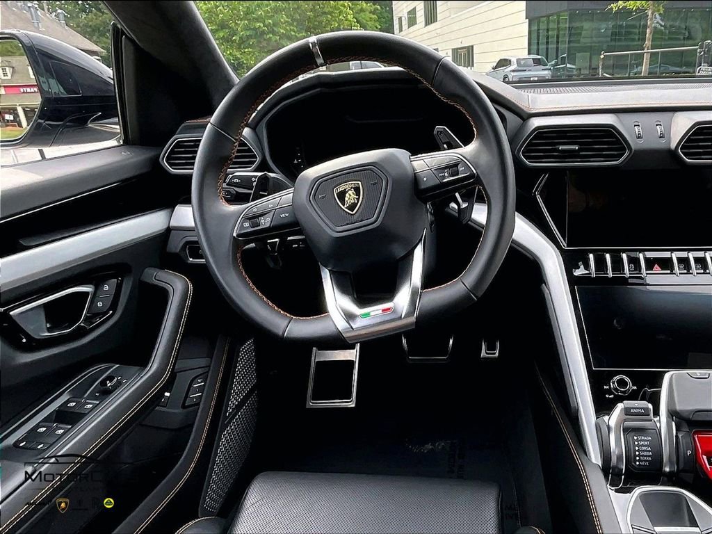 Used 2020 Lamborghini Urus AWD/4WD image 7