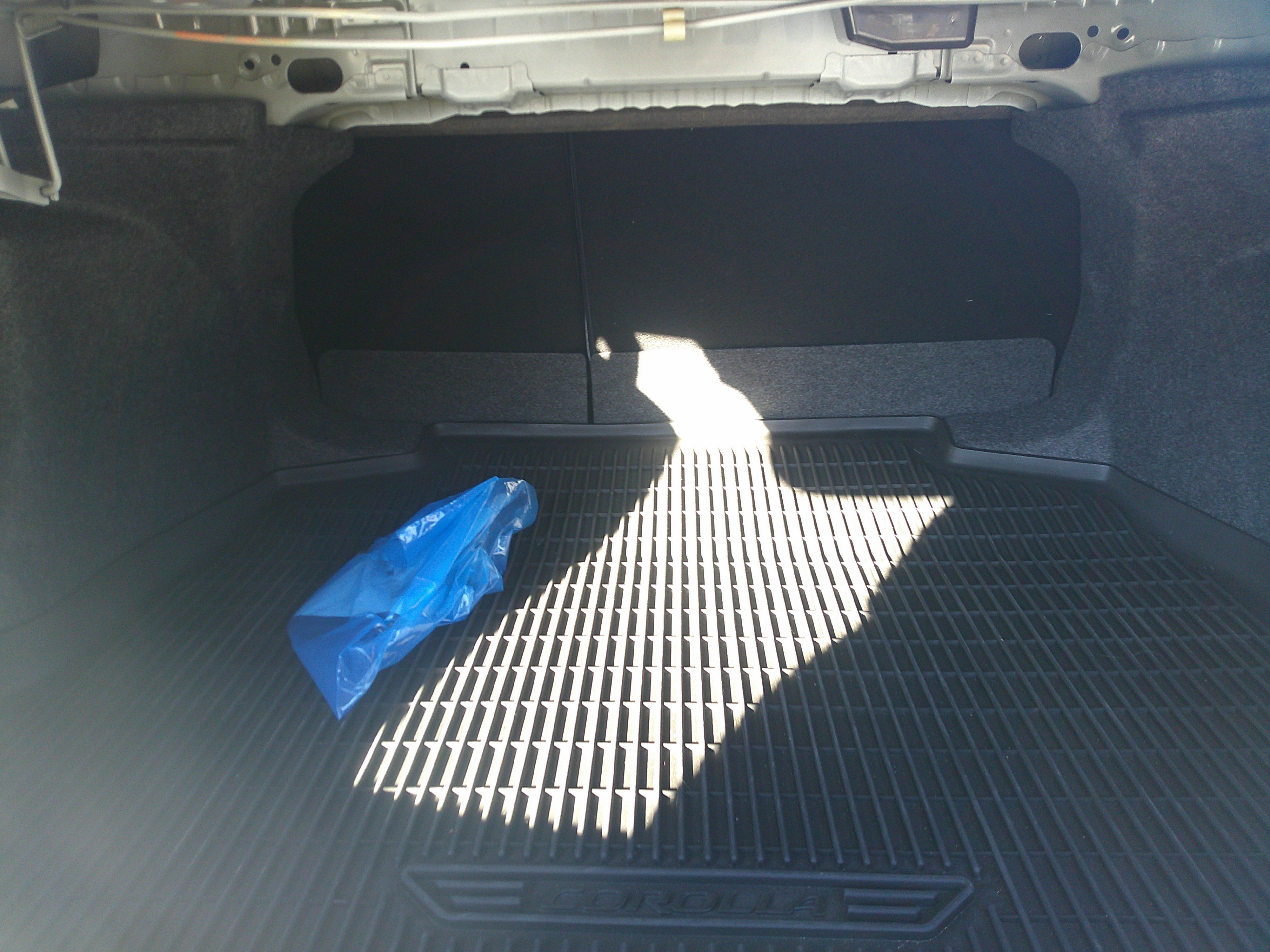 Used 2025 Toyota Corolla LE image 31