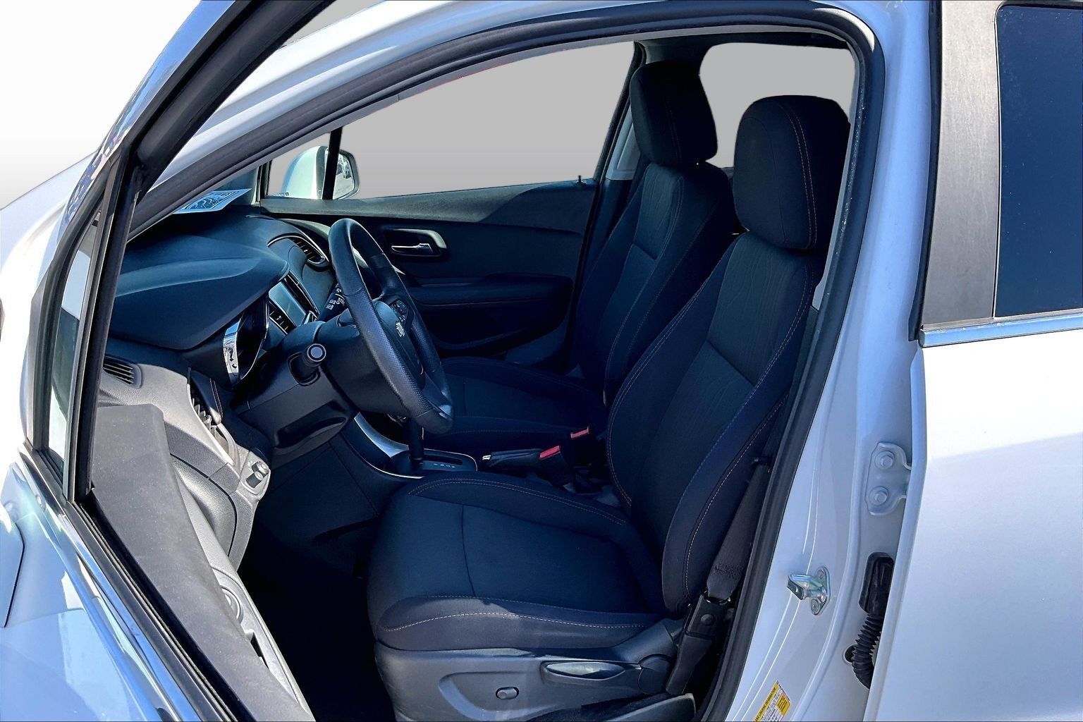 Used 2017 Chevrolet Trax LT AWD/4WD image 25