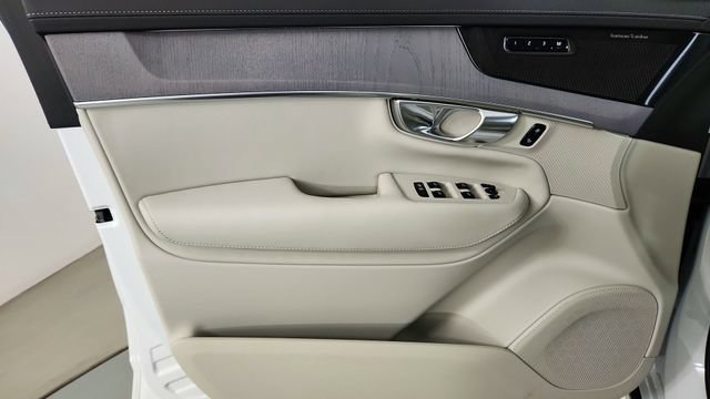 New 2026 Volvo XC90 T8 Ultra w/ Protection Package Premier AWD/4WD image 9