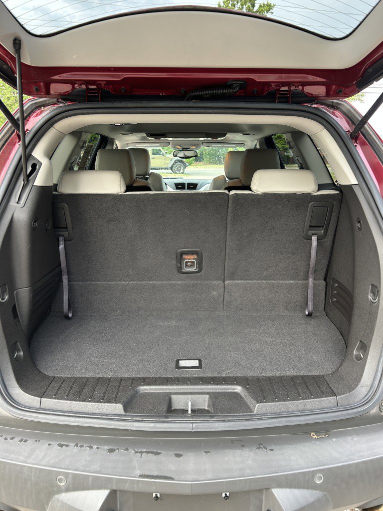 Used 2011 Chevrolet Traverse LTZ AWD/4WD image 29