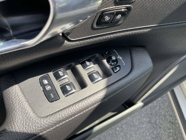 Used 2018 Volvo S90 T5 Momentum w/ Protection Package FWD image 19