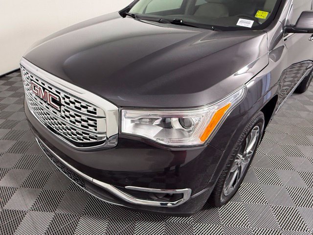 Used 2019 GMC Acadia Denali w/ Technology Package FWD image 10