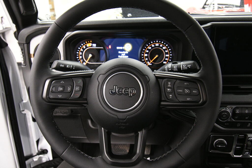 Used 2025 Jeep Wrangler Sport S image 12
